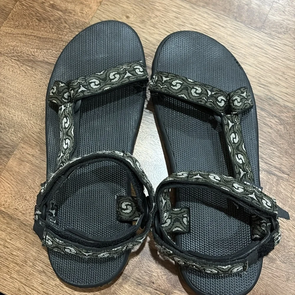 Teva sandals men 12. Hiking, outdoor shoes. Very good condition.